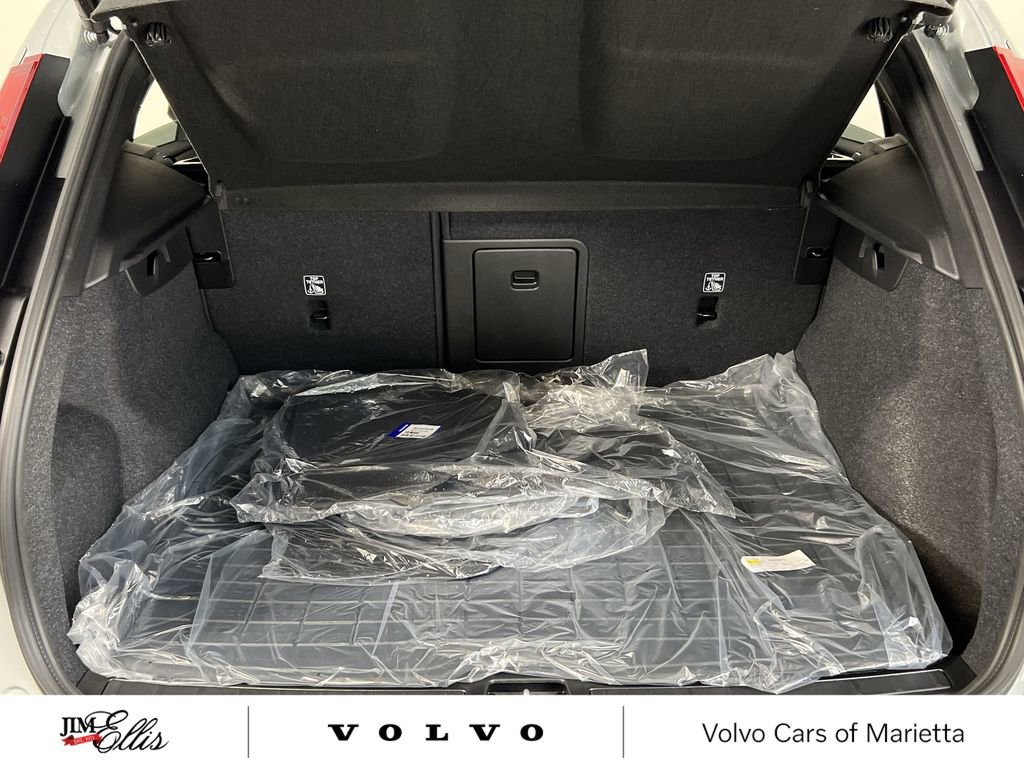 New 2026 Volvo XC40 B5 Core w/ Climate Package image 18