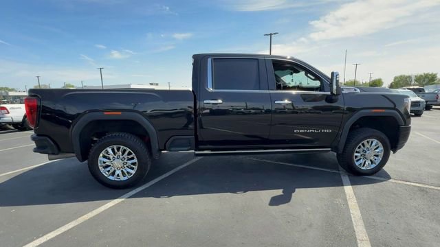 Used 2022 GMC Sierra 3500 Denali w/ Denali Ultimate Package AWD/4WD image 9