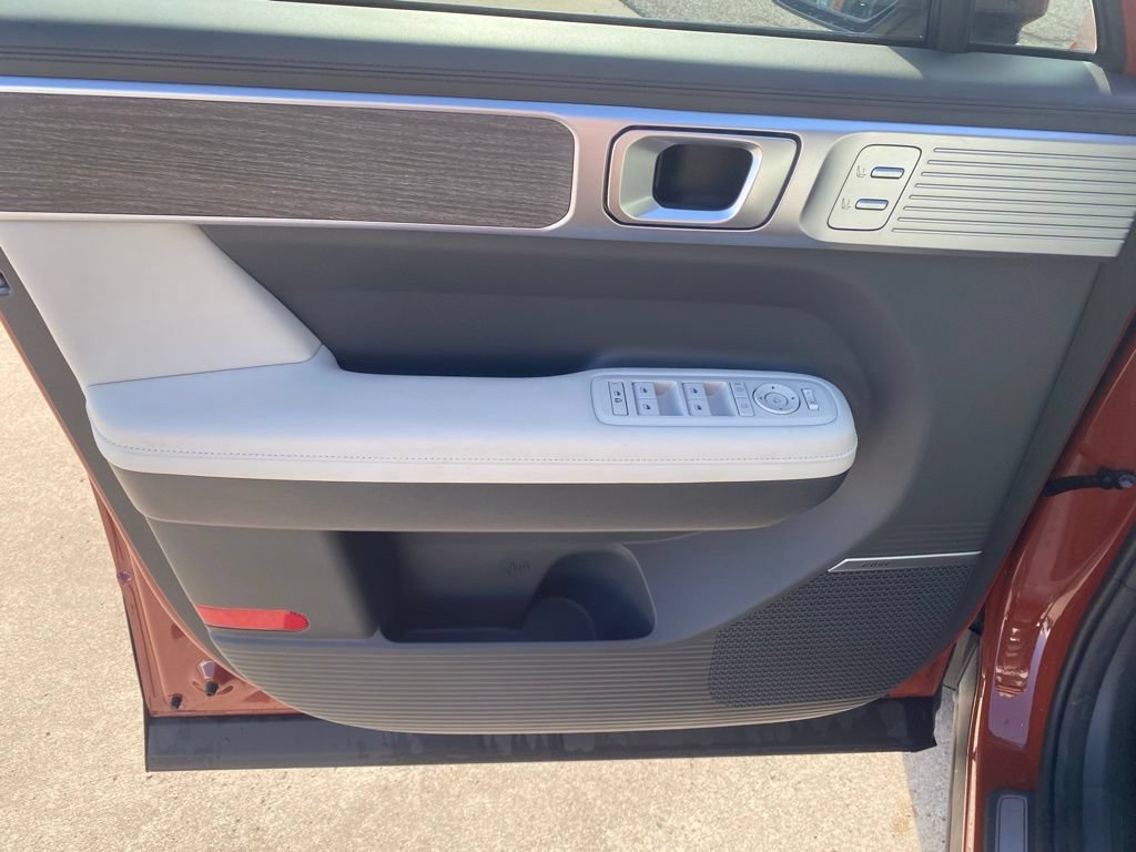Used 2025 Hyundai Santa Fe Calligraphy w/ Tow & Go Package FWD image 11