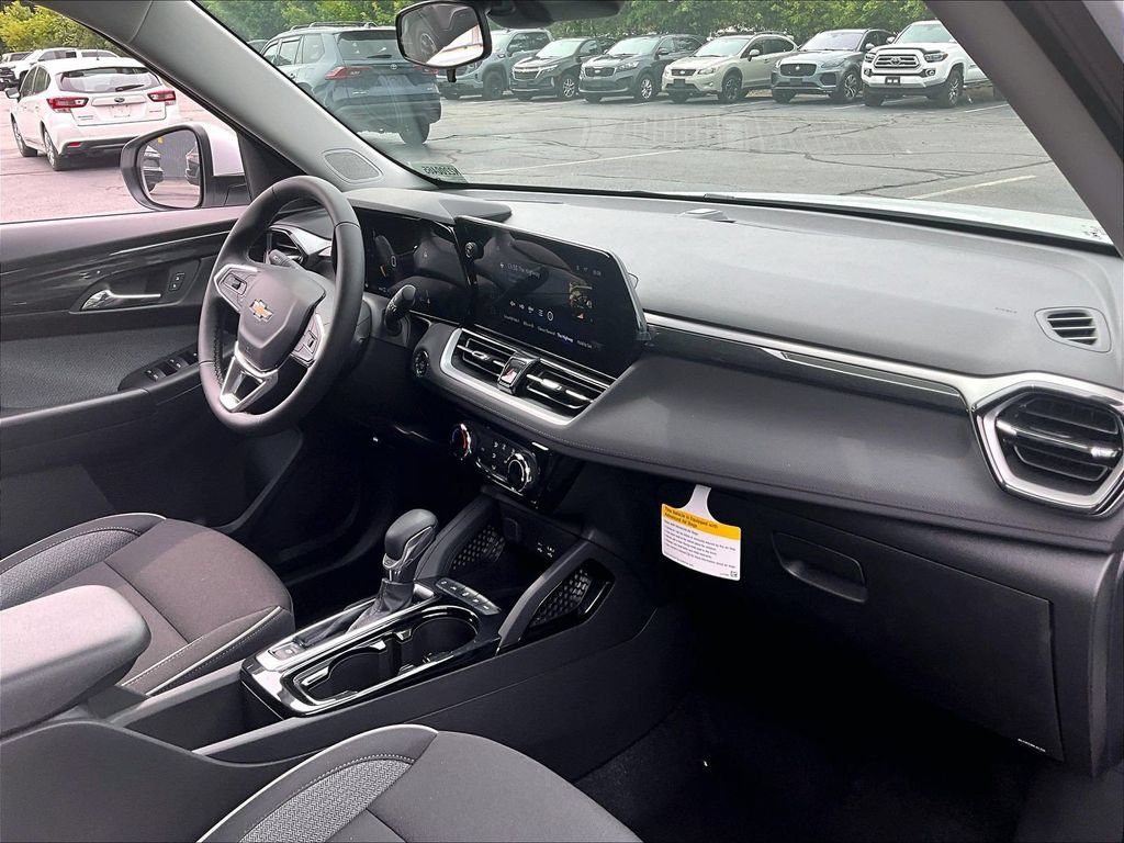 New 2026 Chevrolet TrailBlazer LT w/ LT Cold Weather Package AWD/4WD image 10