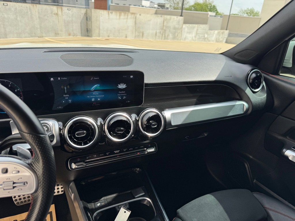 Used 2021 Mercedes-Benz GLB 250 4MATIC image 18