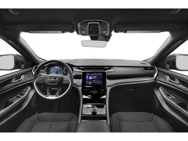 Used 2025 Jeep Grand Cherokee Altitude AWD/4WD image 10