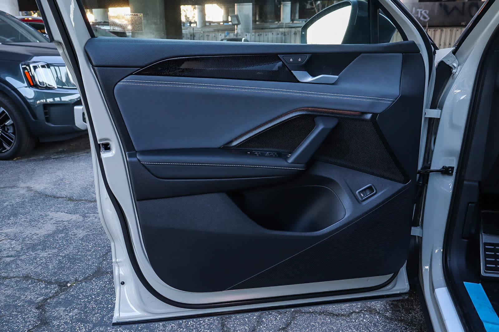 New 2026 Volkswagen Tiguan SE R-Line image 23