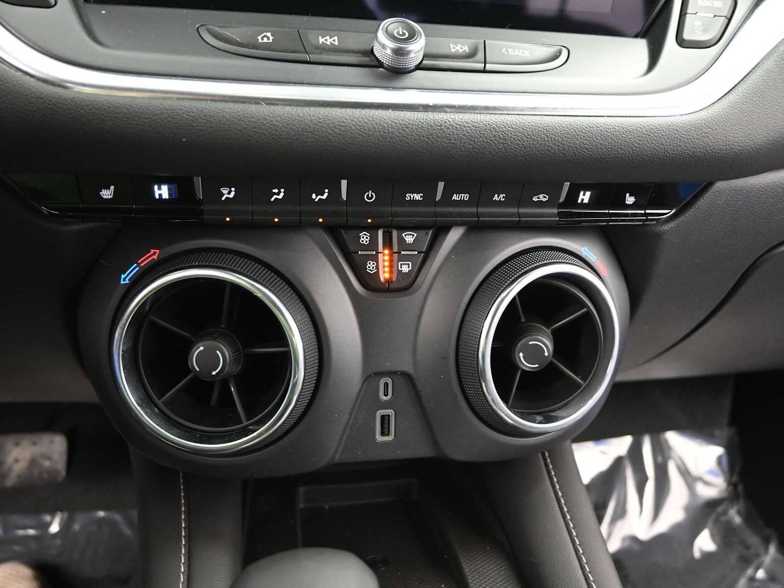 Used 2024 Chevrolet Blazer LT w/ Sound & Technology Package image 17