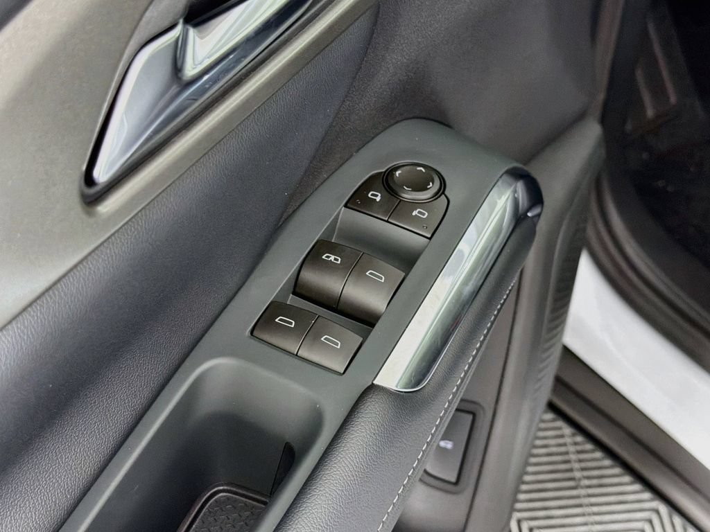 New 2027 Chevrolet Traverse LT w/ Midnight/Sport Edition FWD image 18