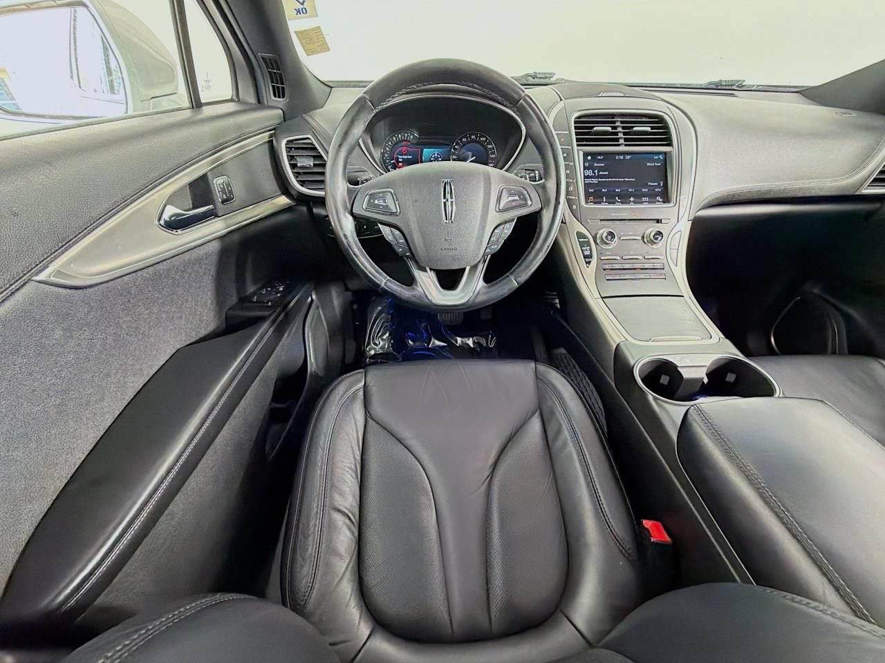 Used 2017 Lincoln MKX Select w/ MKX Climate Package AWD/4WD image 13