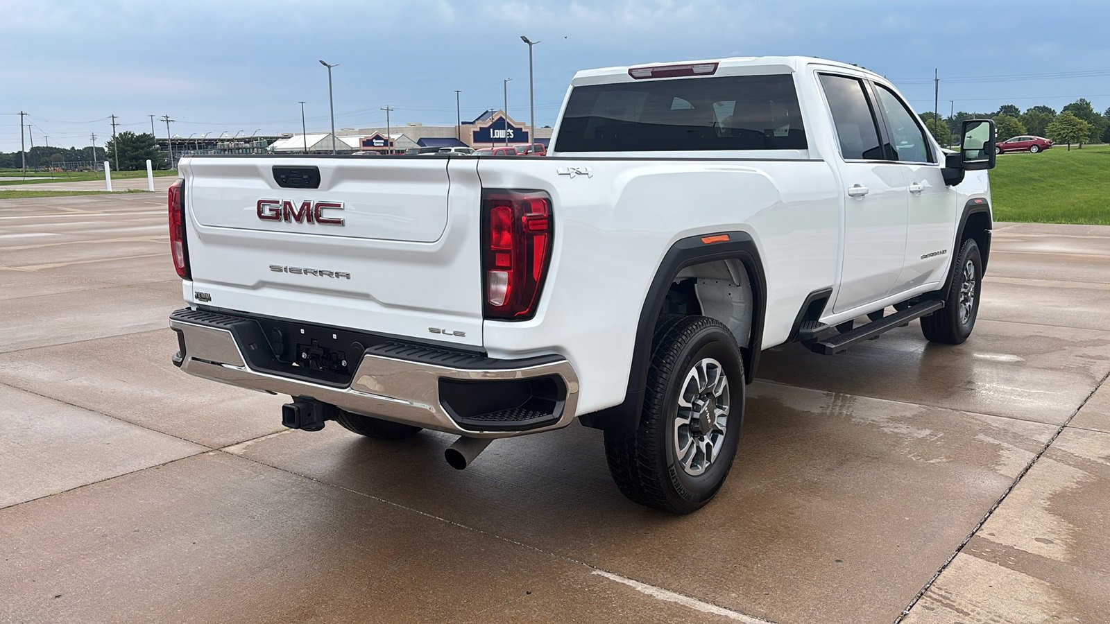 Used 2024 GMC Sierra 3500 SLE w/ SLE Convenience Package image 9