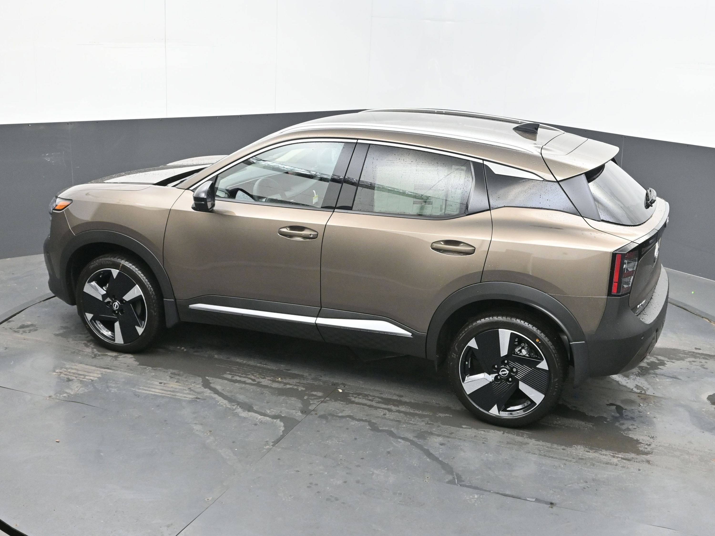 New 2026 Nissan Kicks SR FWD image 34