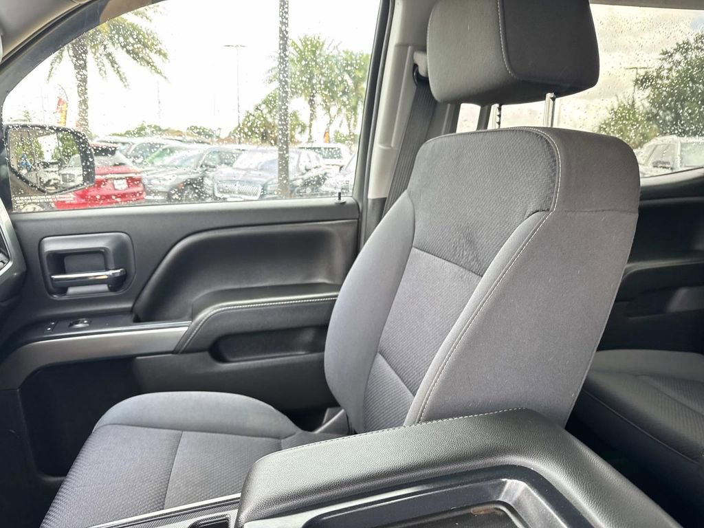Used 2018 Chevrolet Silverado 1500 LT w/ Trailering Package AWD/4WD image 17