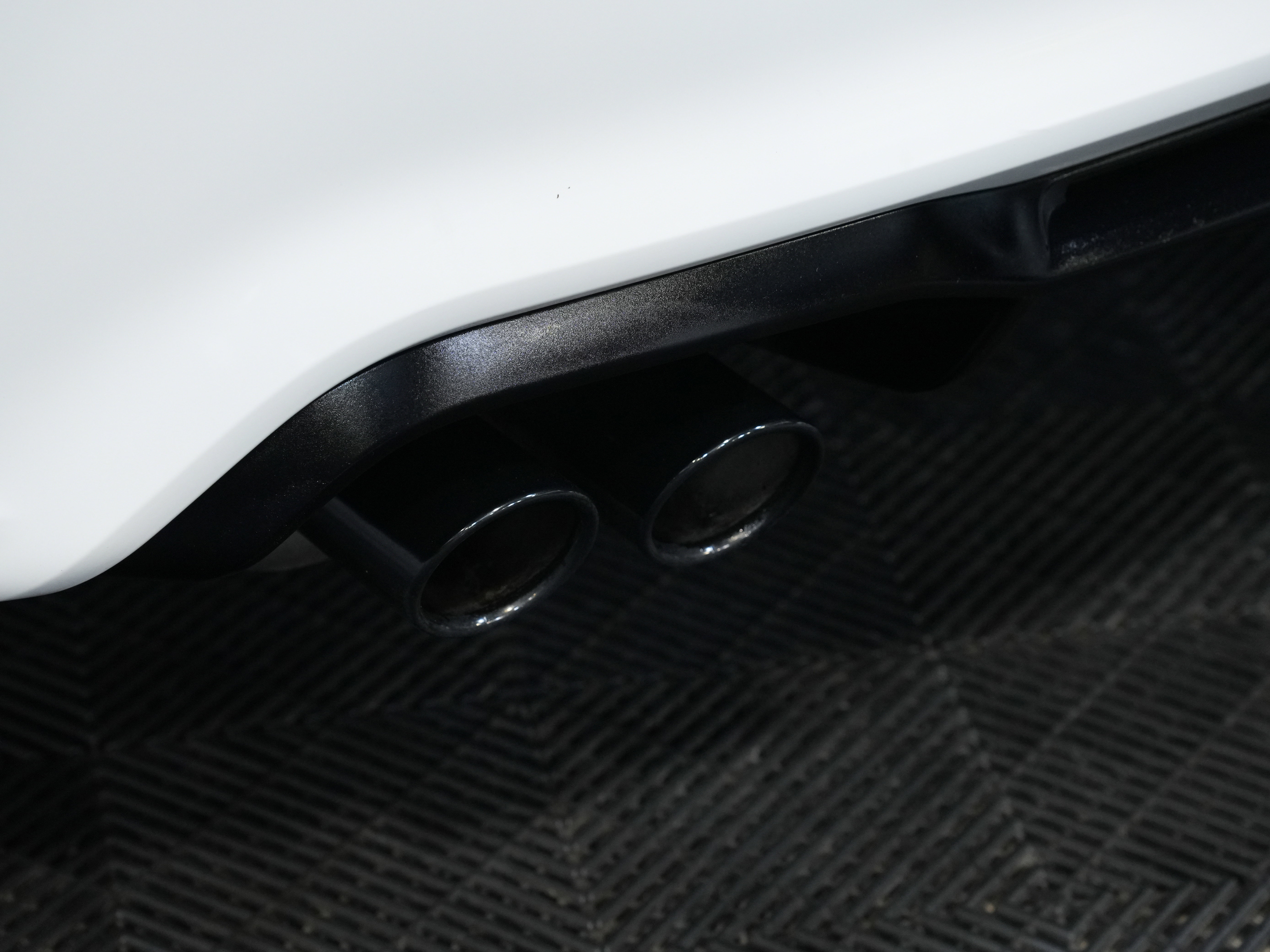 Used 2020 BMW M2 Competition w/ Executive Package image 17