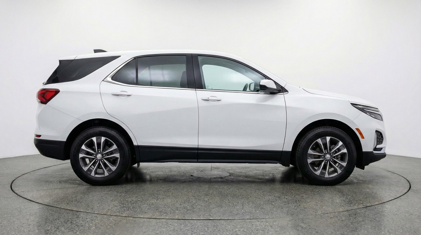 Used 2025 Chevrolet Equinox LT FWD image 11
