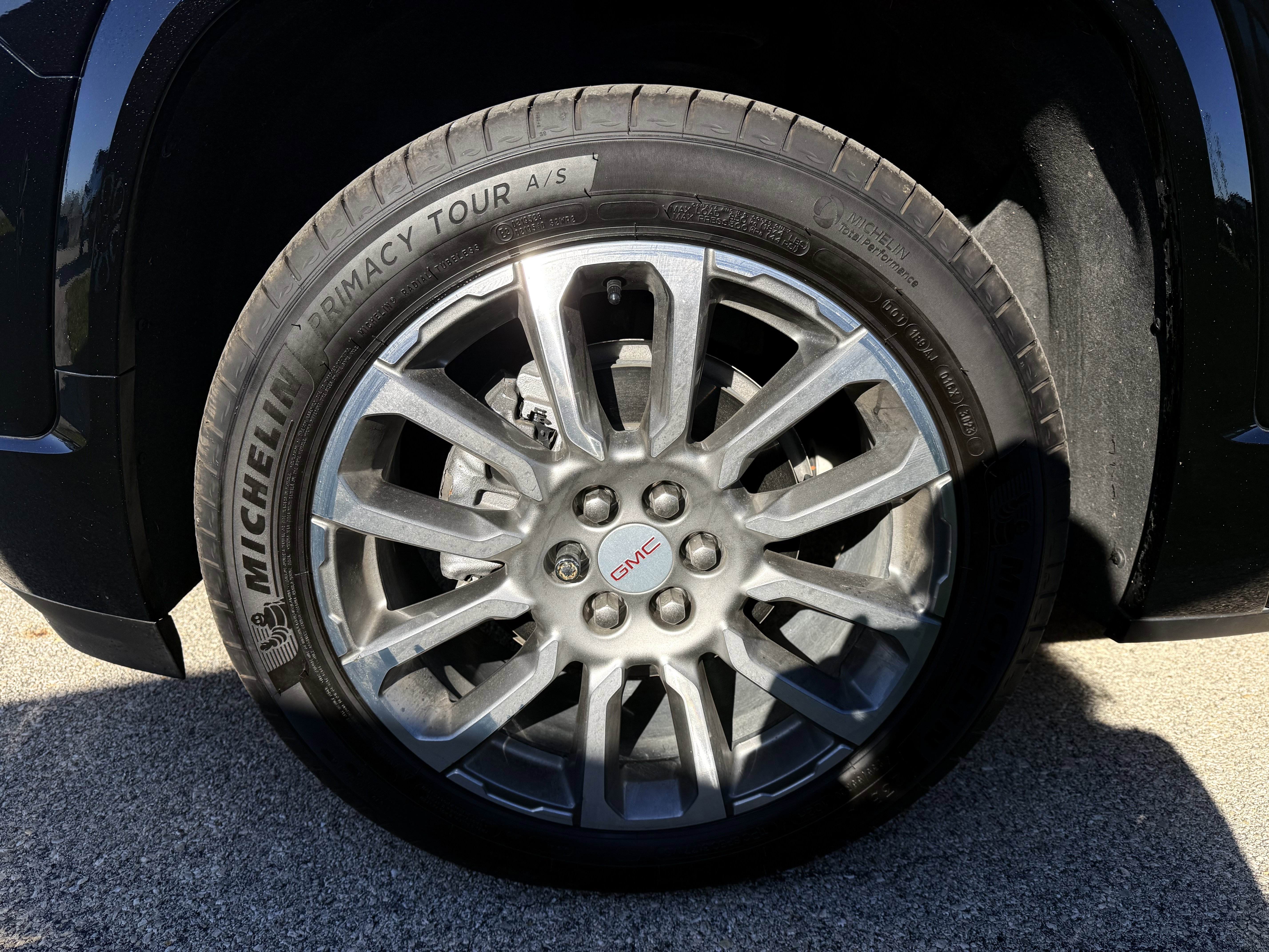 Certified 2023 GMC Acadia Denali w/ Denali Ultimate Package image 12