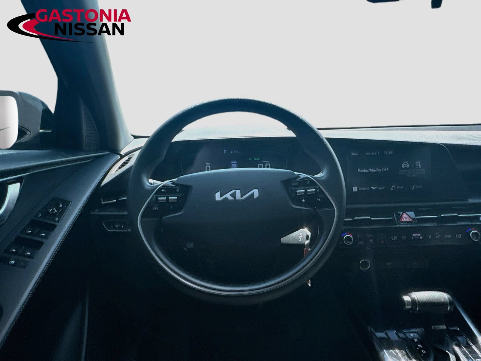 Used 2023 Kia Niro LX FWD image 29