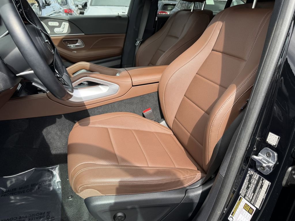 Used 2025 Mercedes-Benz GLS 450 4MATIC image 19