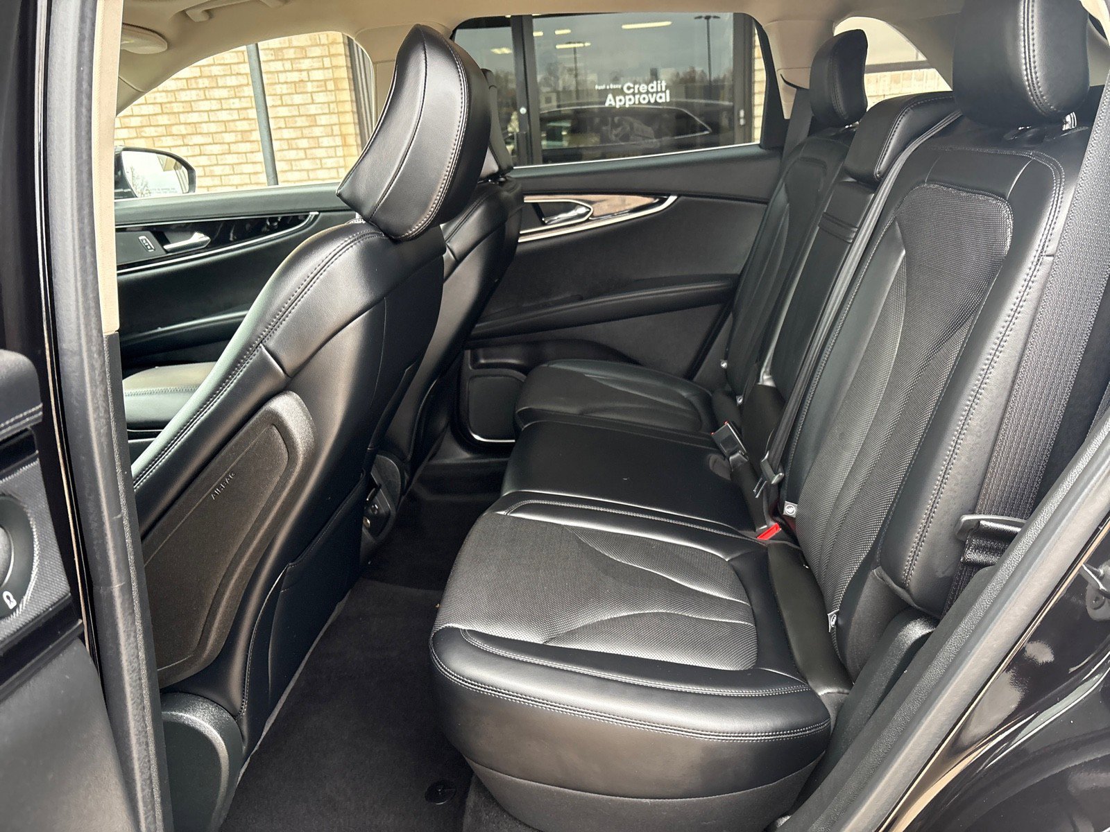 Used 2022 Lincoln Nautilus Reserve w/ Equipment Group 201A image 4