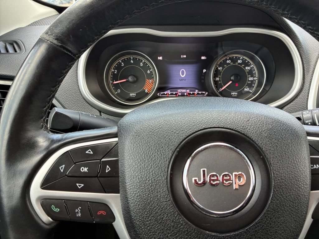 Used 2014 Jeep Cherokee Trailhawk w/ Comfort/Convenience Group AWD/4WD image 11