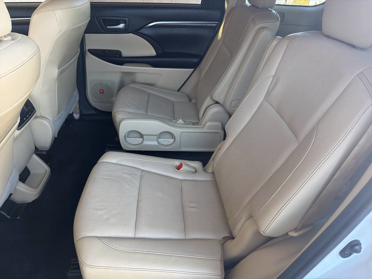 Used 2015 Toyota Highlander Limited image 17