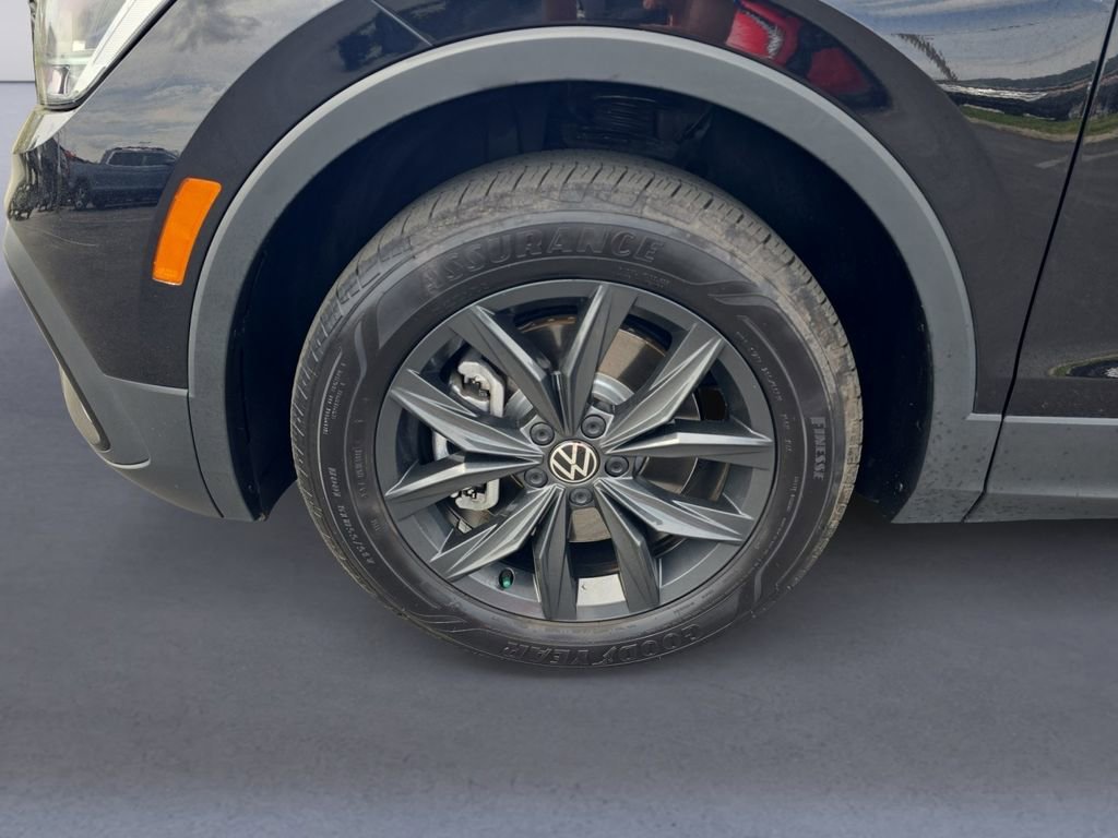 Used 2024 Volkswagen Tiguan SE image 9