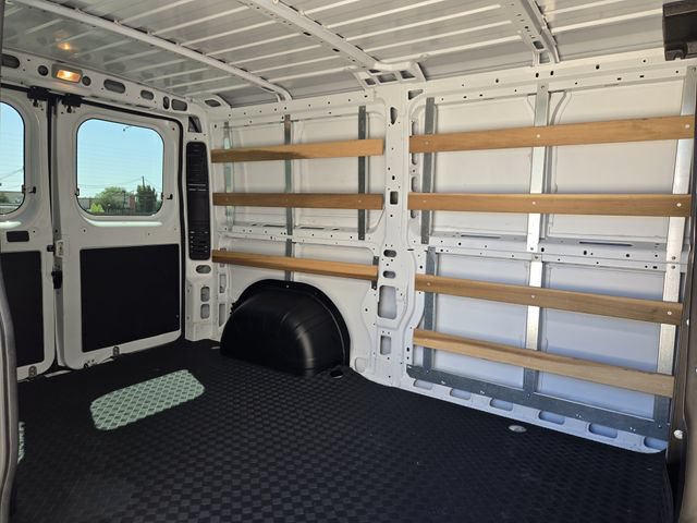 Used 2025 RAM ProMaster 2500 w/ U-Haul Equipment Group FWD image 30