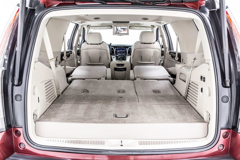 Used 2020 Cadillac Escalade Premium Luxury image 39