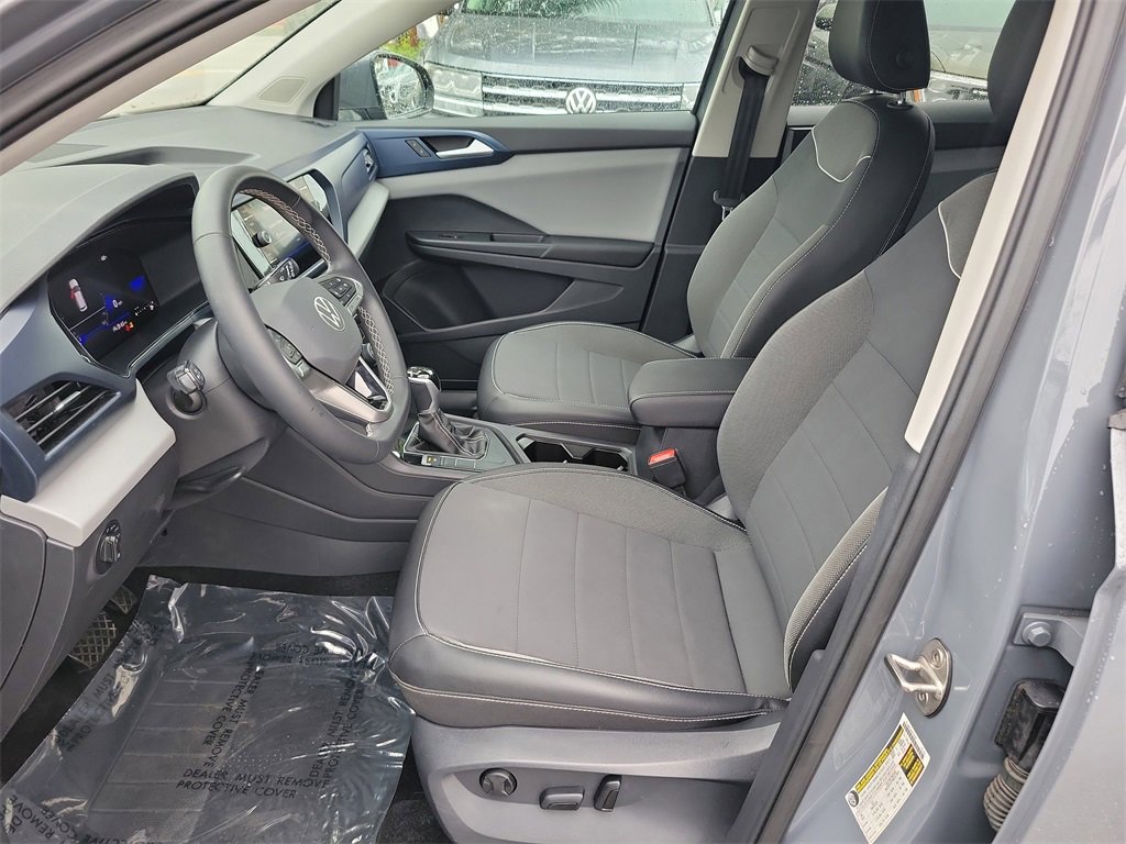 Used 2023 Volkswagen Taos SE w/ Black Wheel Package image 14