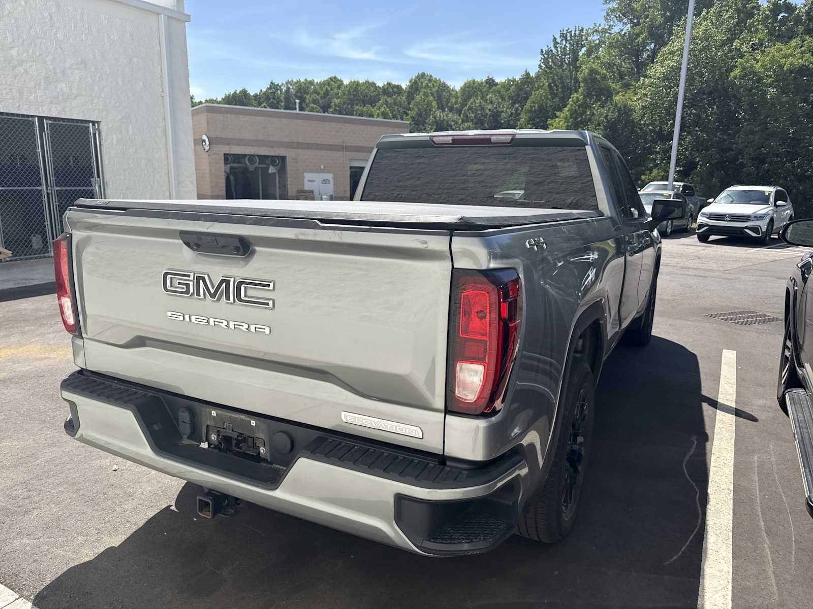 Used 2023 GMC Sierra 1500 Elevation AWD/4WD image 7