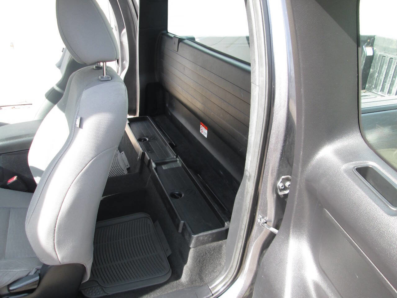 Used 2017 Toyota Tacoma SR5 image 16