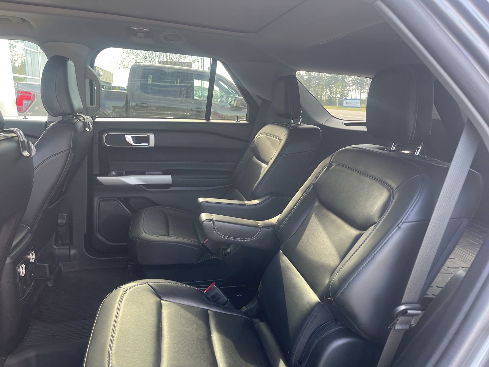 Used 2023 Ford Explorer XLT w/ Equipment Group 202A image 10