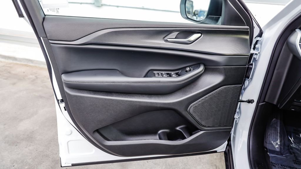 New 2025 Jeep Grand Cherokee Laredo X w/ Luxury Tech Group I image 22