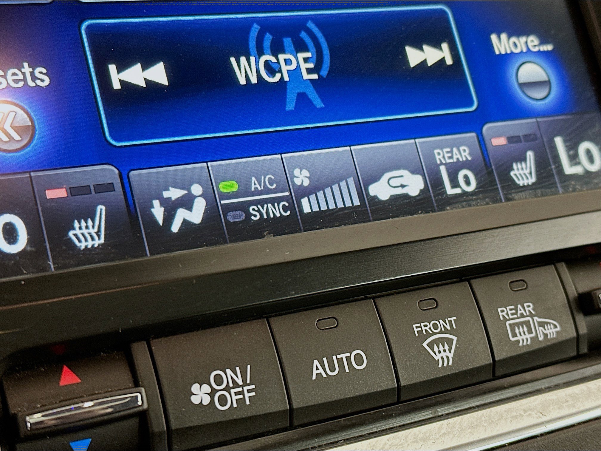 Used 2017 Acura MDX SH-AWD w/ Advance Package image 26