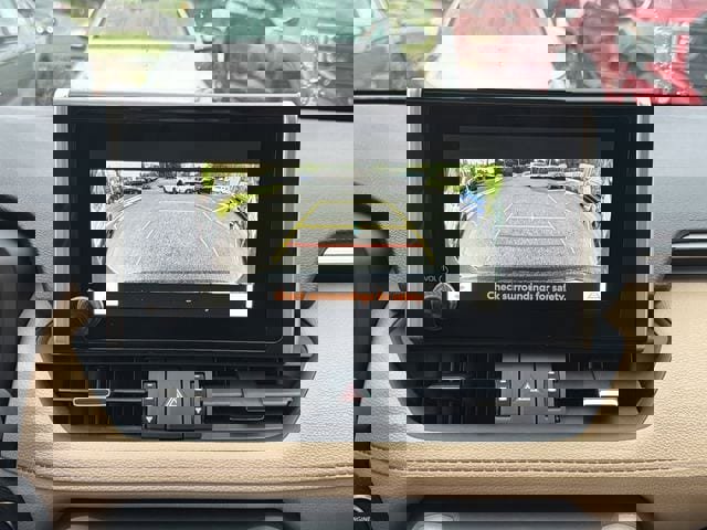 Used 2025 Toyota RAV4 XLE Premium image 28