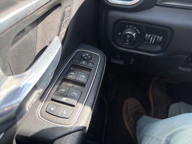 Used 2023 RAM 1500 Laramie AWD/4WD image 8