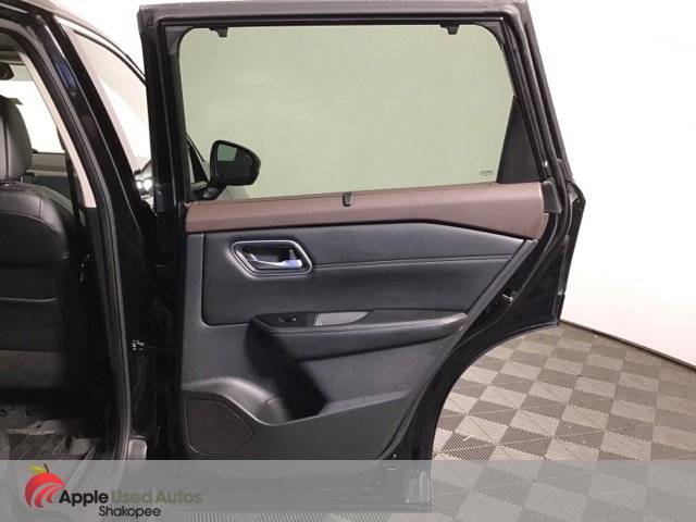 Used 2021 Nissan Rogue SV w/ Premium Package image 24