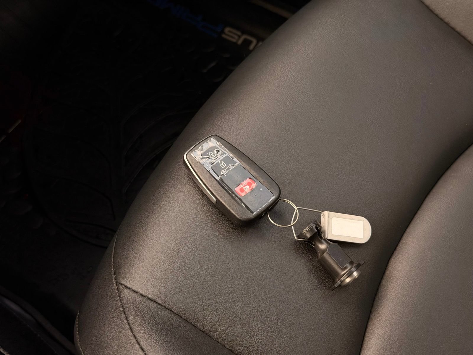 Used 2017 Toyota Prius Prime Premium FWD image 38