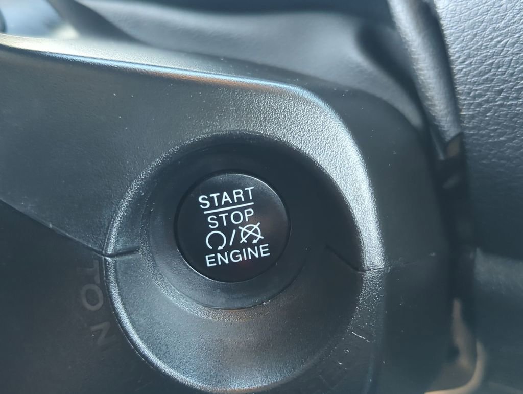 Used 2022 Jeep Renegade Latitude w/ Convenience Group image 16