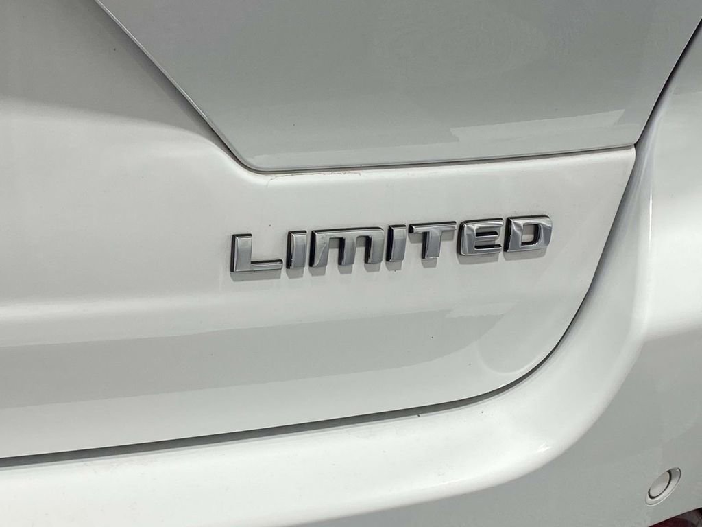 Used 2023 Jeep Grand Cherokee Limited image 8