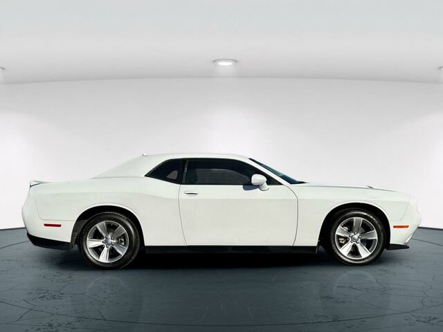 Used 2021 Dodge Challenger SXT image 7