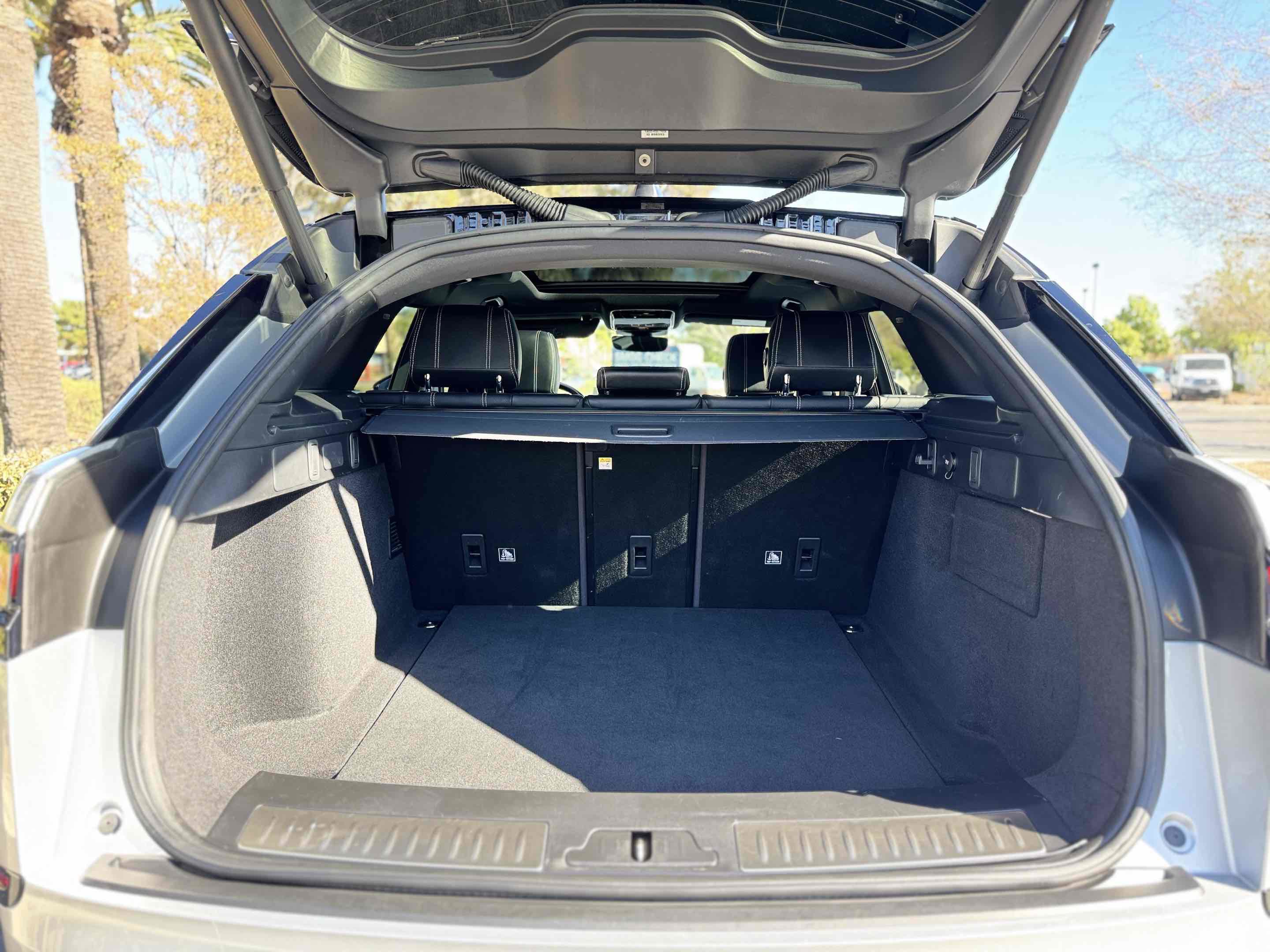 Used 2020 Land Rover Range Rover Velar R-Dynamic S image 36