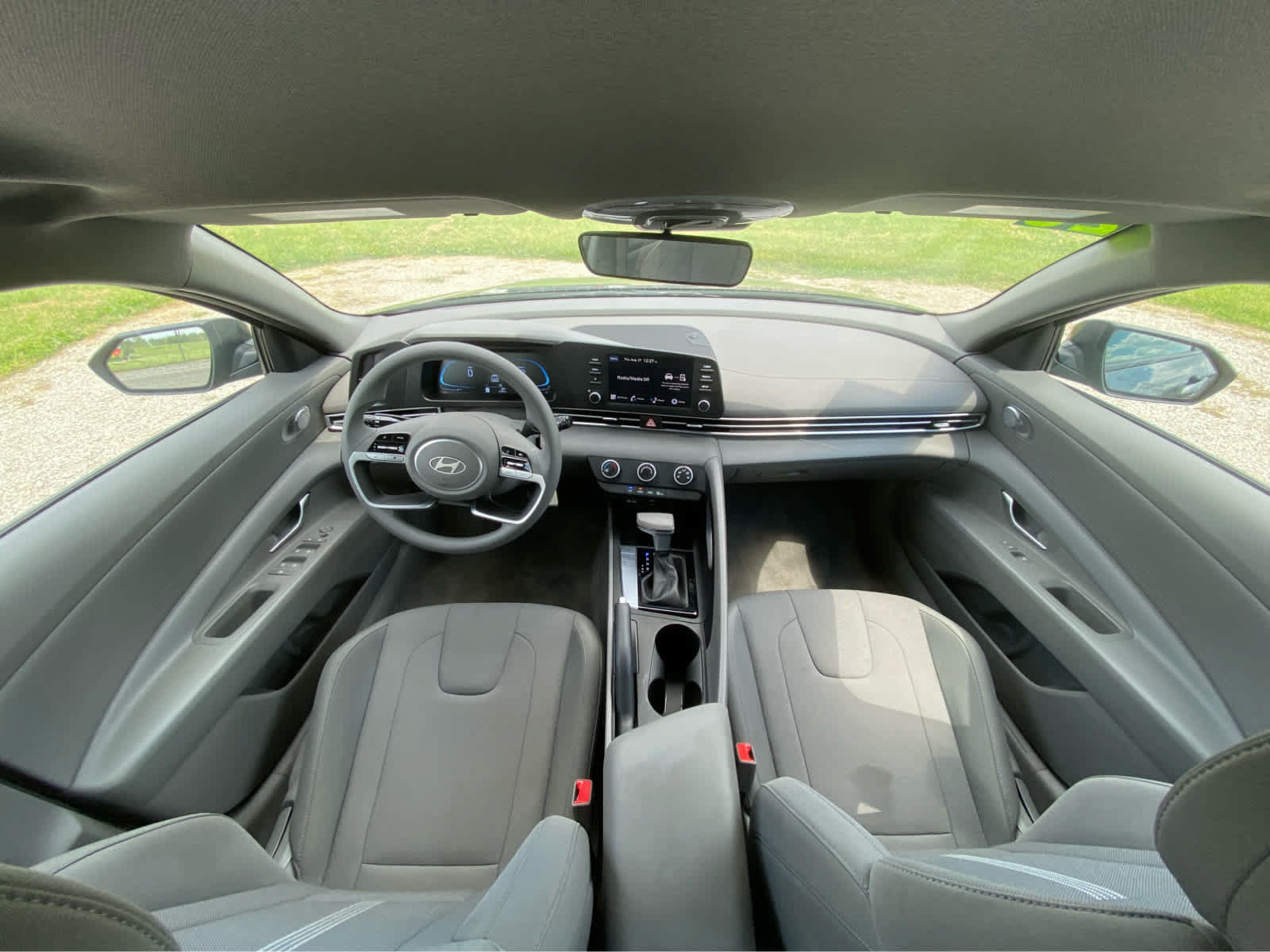 Used 2026 Hyundai Elantra SE FWD image 16
