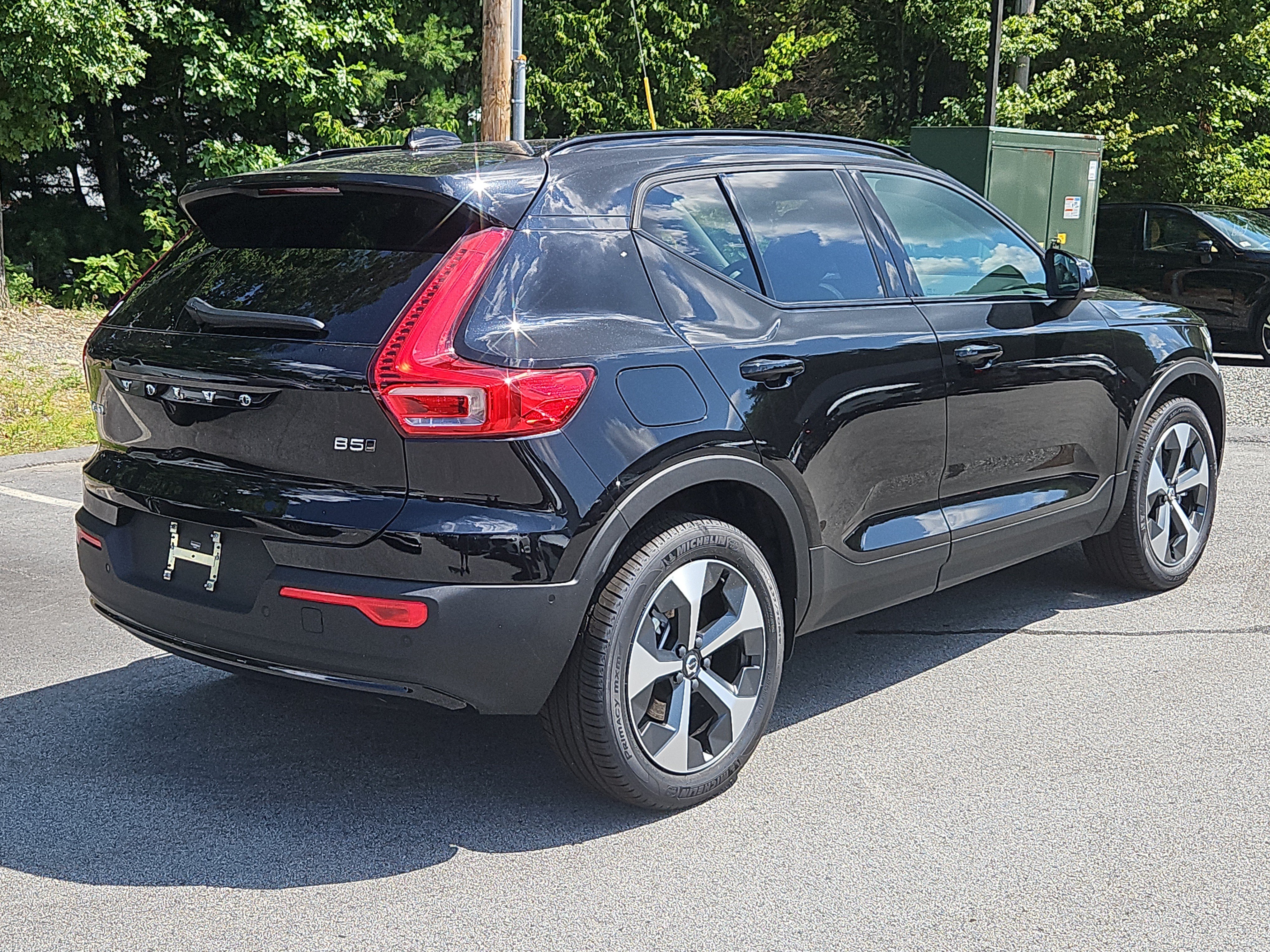 New 2026 Volvo XC40 B5 Plus w/ Protection Package Premier AWD/4WD image 2