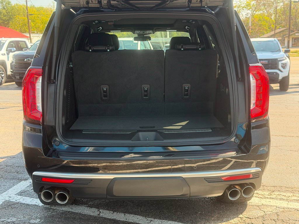 Used 2023 GMC Yukon Denali AWD/4WD image 9
