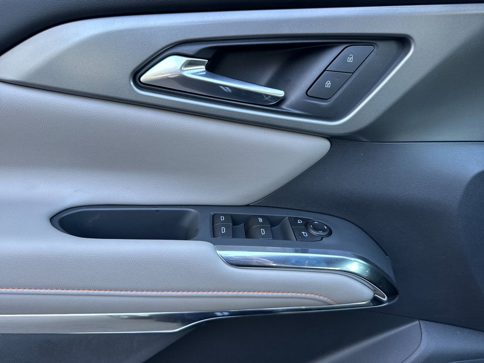 New 2026 Chevrolet Traverse LT w/ Driver Confidence Package image 10
