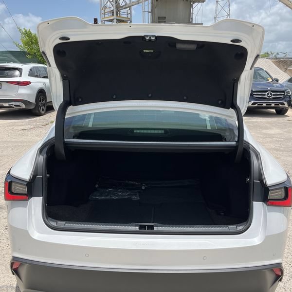 Used 2024 Lexus IS 300 w/ Premium Package RWD image 42