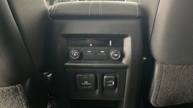 Used 2024 Chevrolet Traverse Premier image 46