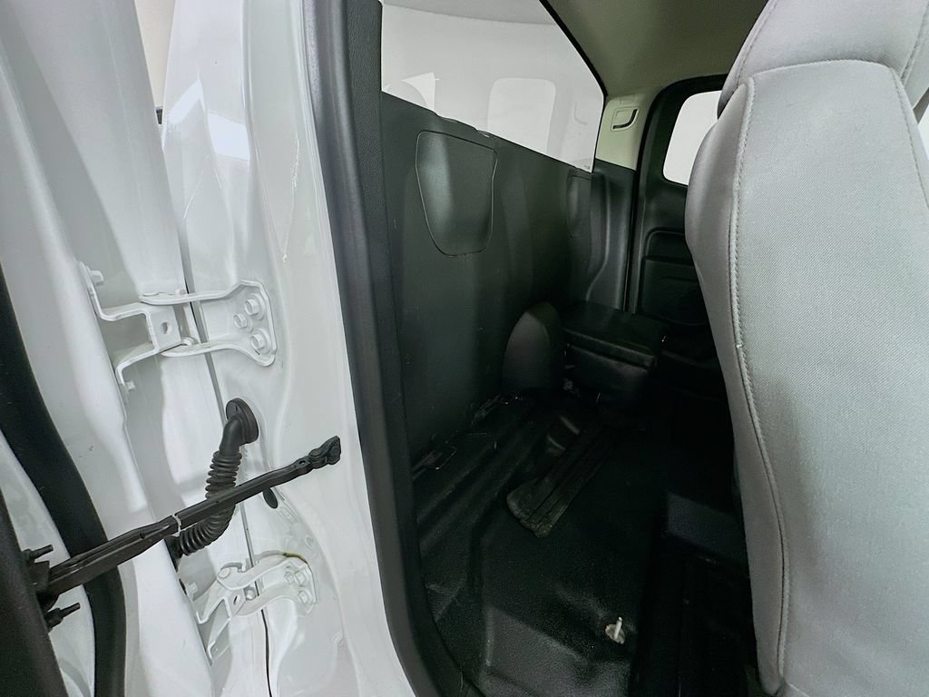 Used 2017 Chevrolet Colorado W/T RWD image 31