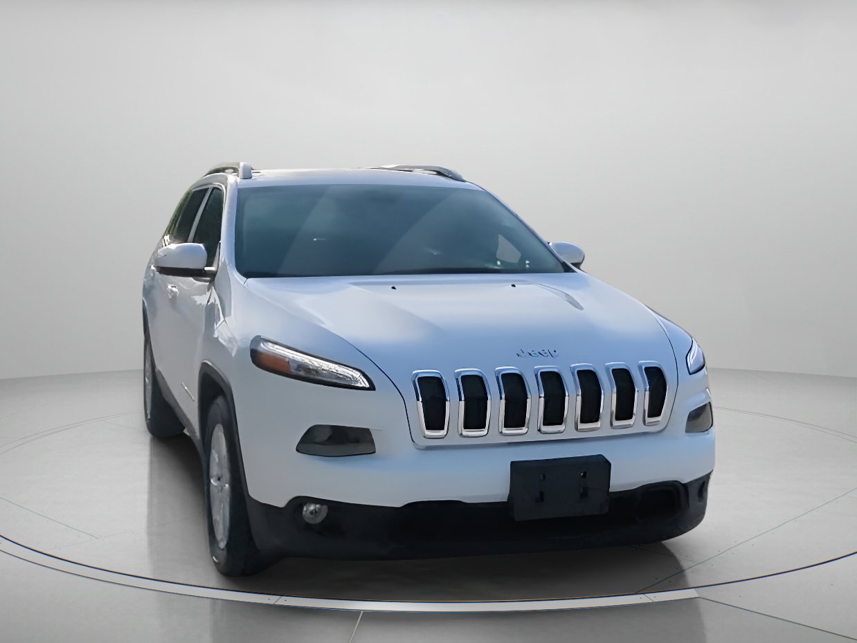 Used 2018 Jeep Cherokee Latitude w/ Safety Group FWD image 5