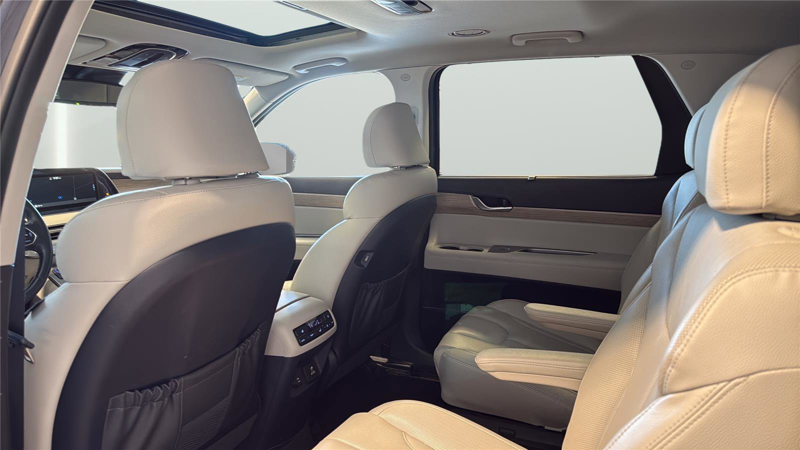 Used 2021 Hyundai Palisade SEL w/ Premium Package FWD image 17