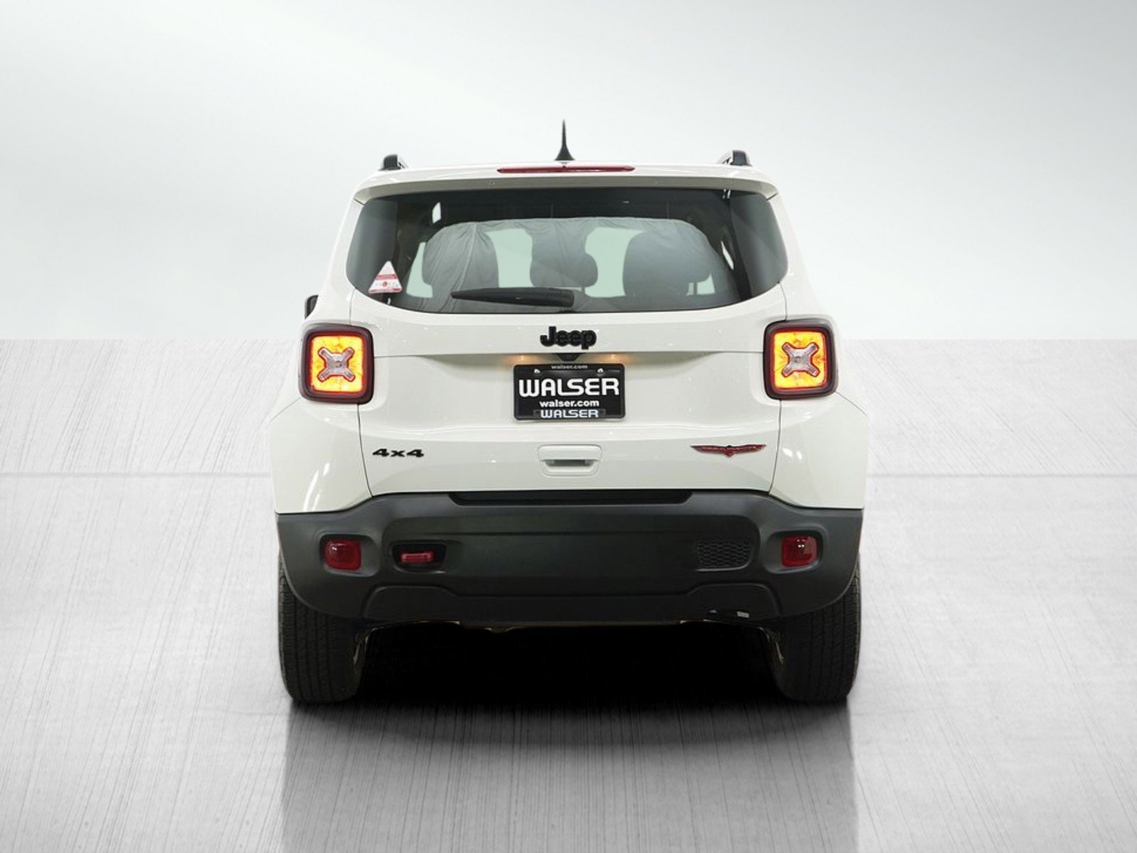 Used 2023 Jeep Renegade Trailhawk w/ Trailhawk Elite Group AWD/4WD image 4