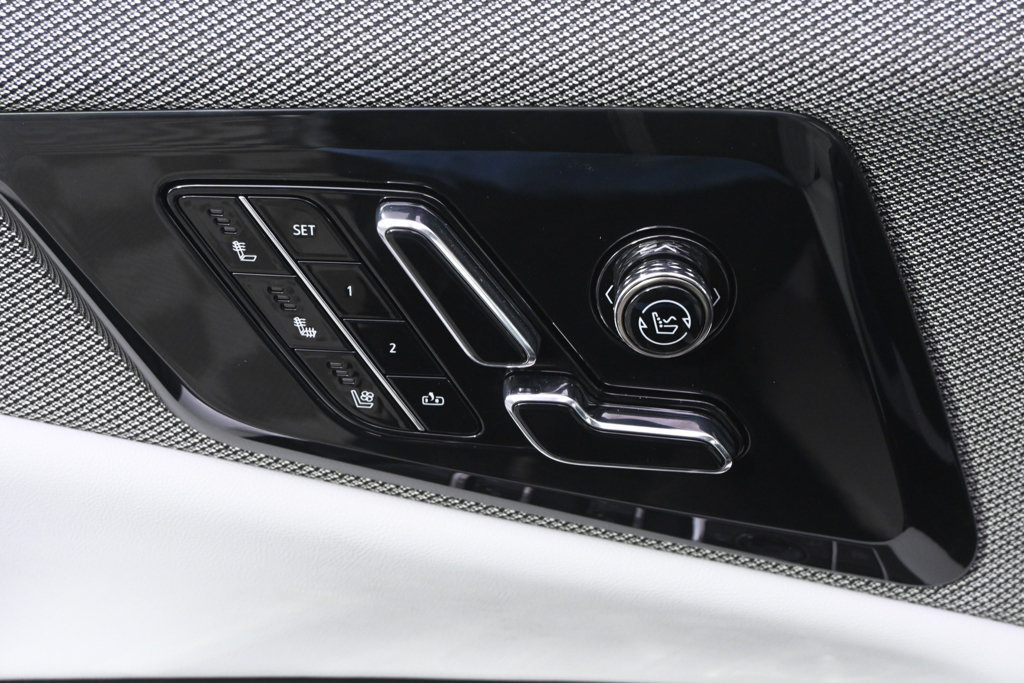New 2027 Cadillac Optiq Premium Luxury w/ LPO, Floor Liner Package AWD/4WD image 14