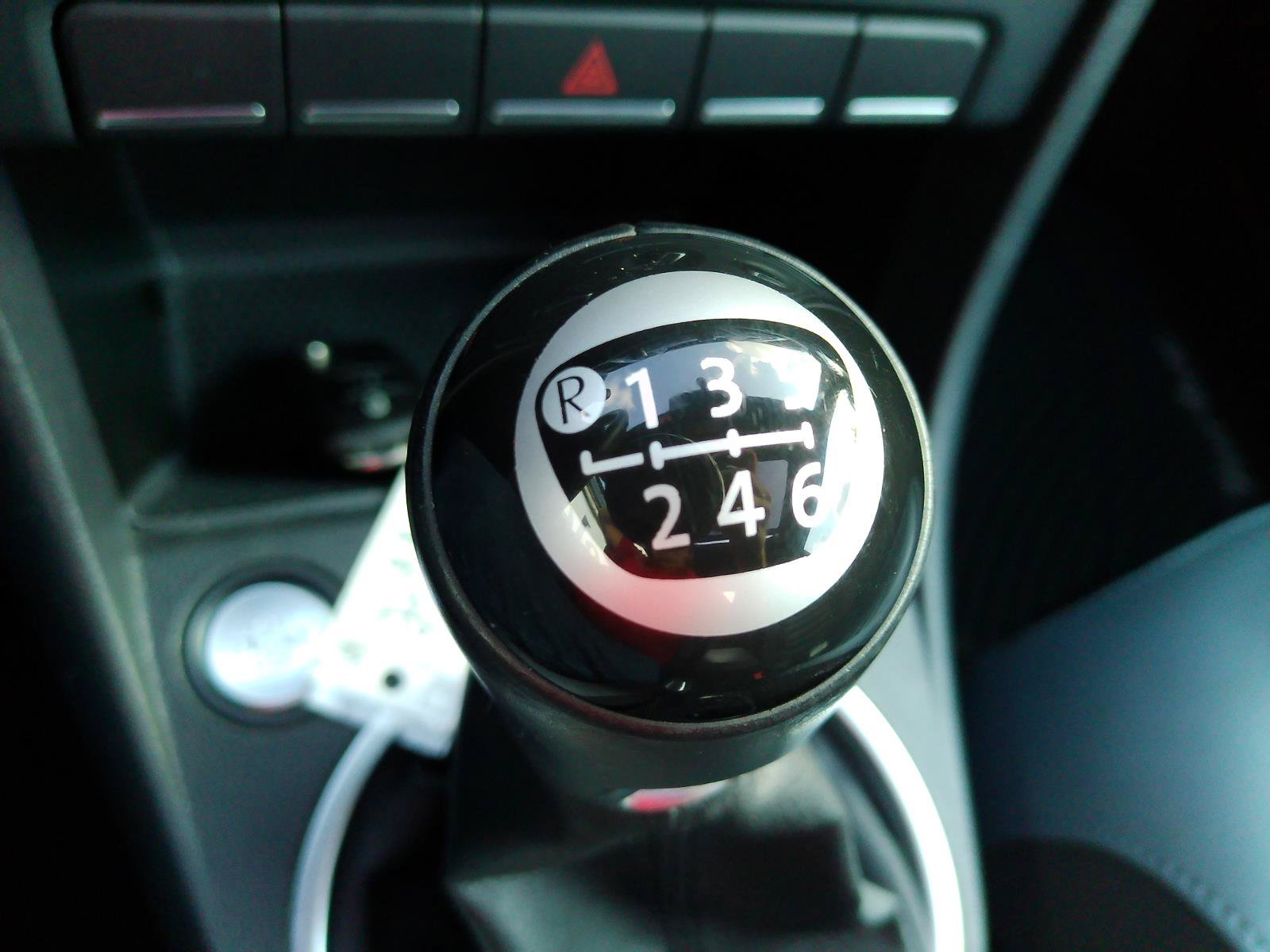 Used 2013 Volkswagen Beetle 2.0T FWD image 10